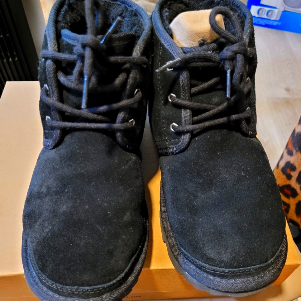 Uggs Neumel 2 Black with box. Big kids size 5. Women 7. good condition.